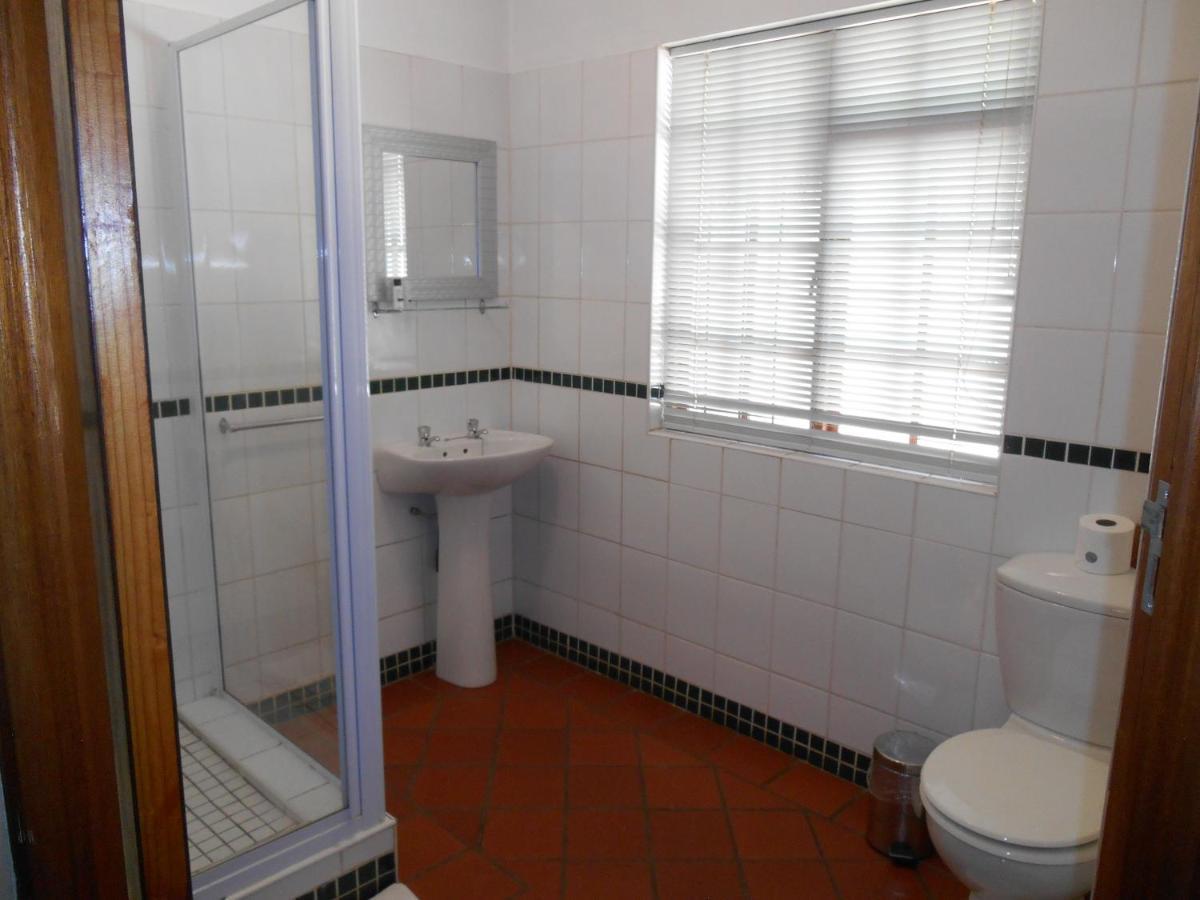 Oakwood Lodge Μπλουμφοντέιν Εξωτερικό φωτογραφία Bathroom
