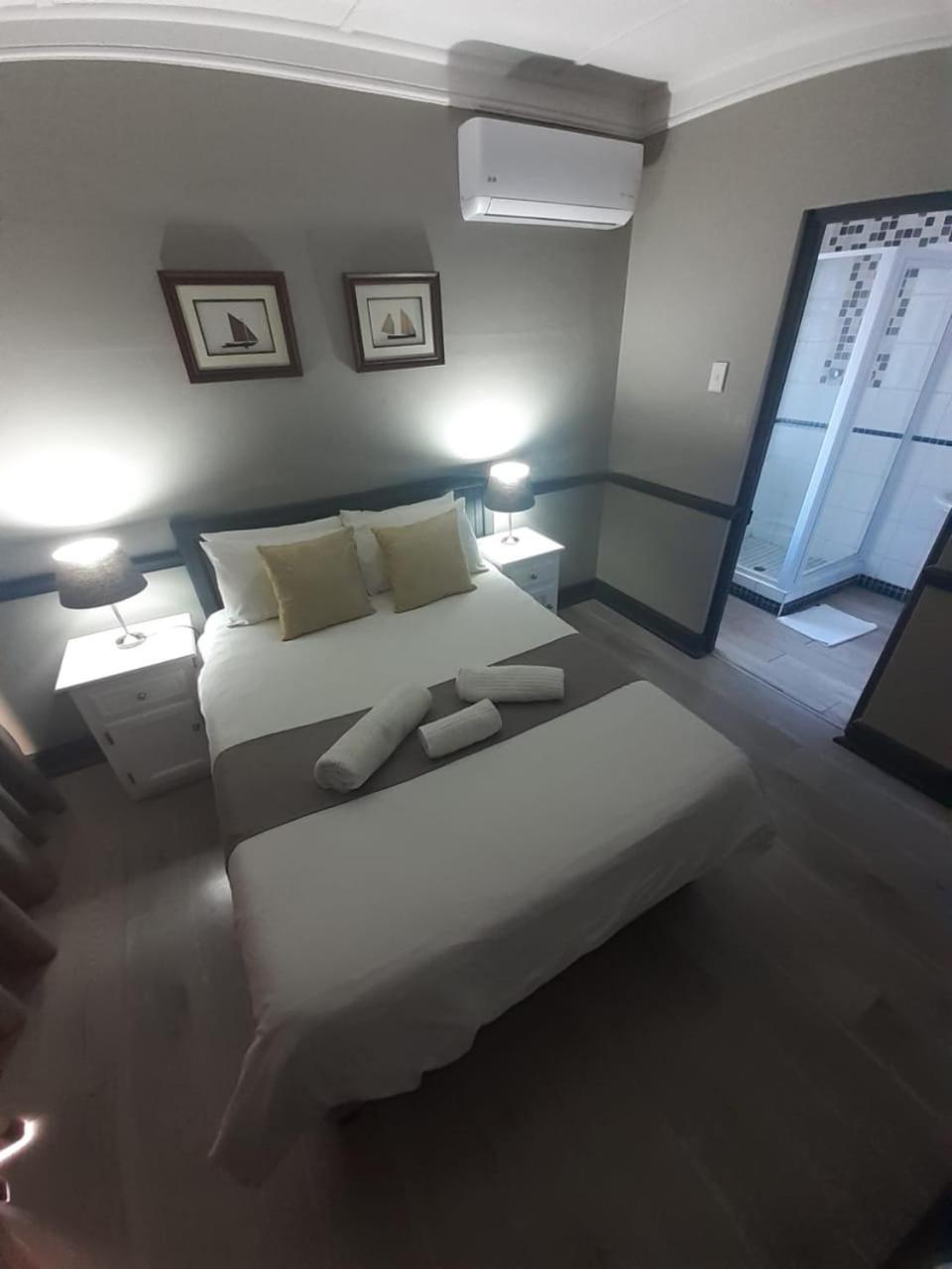 Oakwood Lodge Μπλουμφοντέιν Εξωτερικό φωτογραφία A room at the hotel