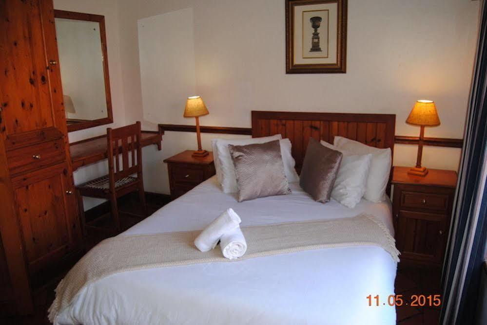 Oakwood Lodge Μπλουμφοντέιν Εξωτερικό φωτογραφία A bedroom at the hotel