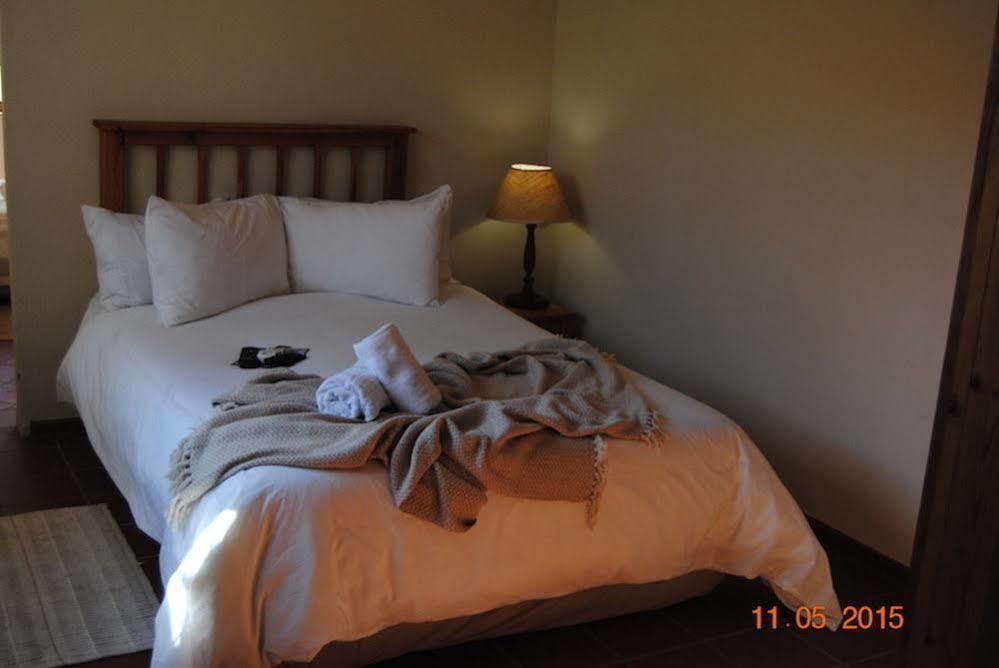 Oakwood Lodge Μπλουμφοντέιν Εξωτερικό φωτογραφία A bedroom at the hotel